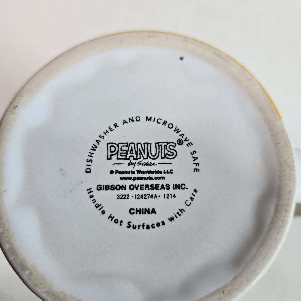 Peanuts Snoopy Coffee Mug "Peace" 4" Tall X 3.5" Wide Yellow 12 Ounces - Picture 2 of 11